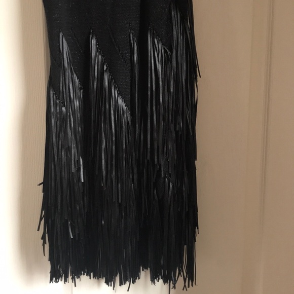 Black dress with fringe open back - Picture 3 of 8